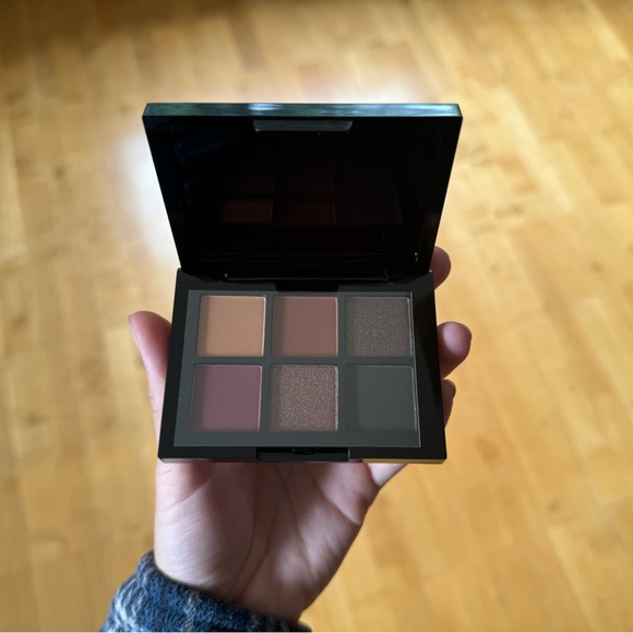 BEAUTY VAULTE | Eyeshadow Palette - Picture 3 of 5